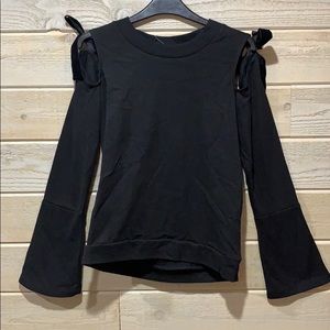 Cold shoulder Pullover